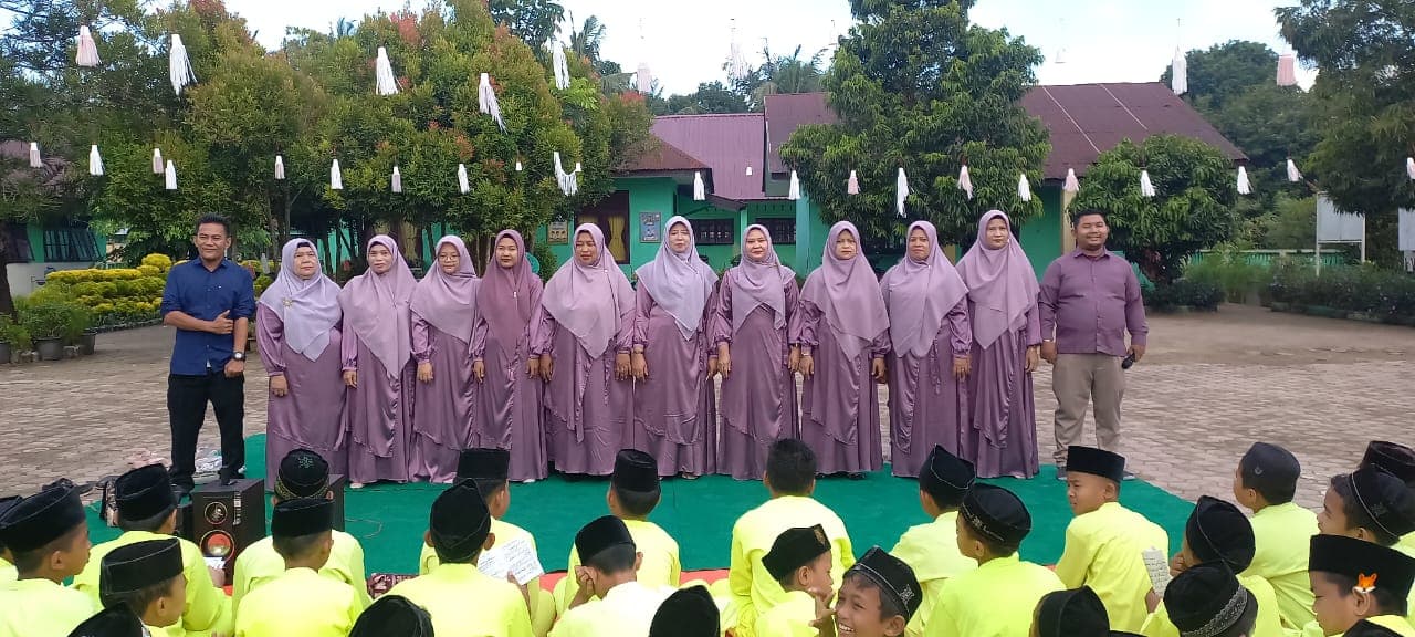 Siswa Belajar di Kelas